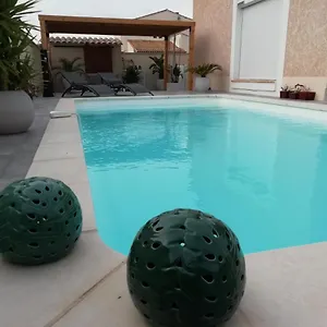 Les Du Saunier Bed & Breakfast